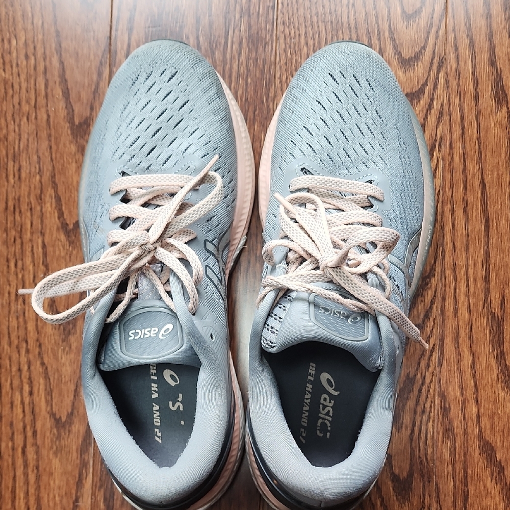 Women's Asics Gel Kauano 27 Running Shoes.  Size 8.5